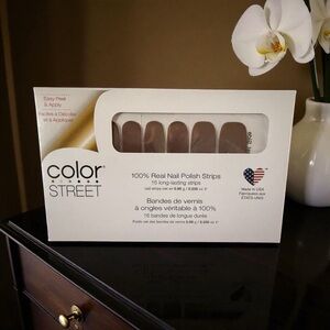 Color Street “Upper East Side” – Muted Brown Glossy Nail Strips